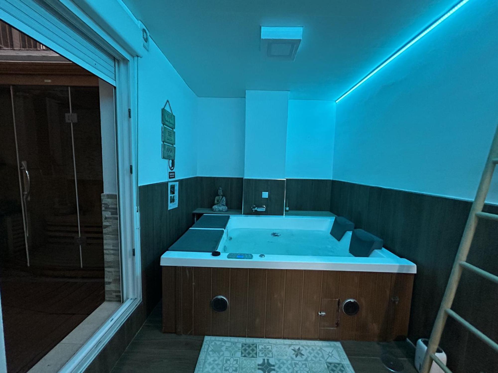 Lujo a tu alcance con spa y garaje pleno centro Huelva Exterior foto