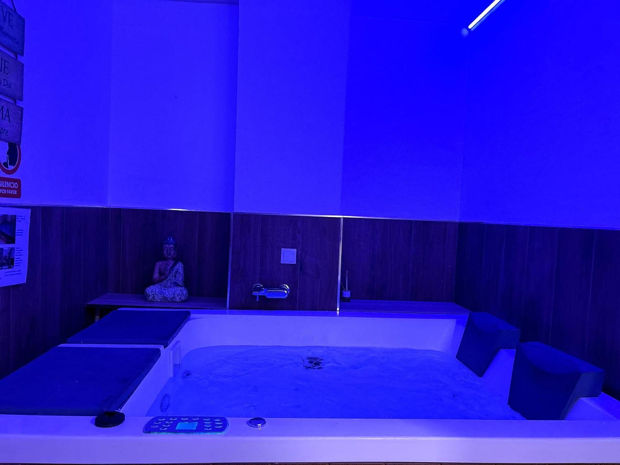 Lujo a tu alcance con spa y garaje pleno centro Huelva Exterior foto