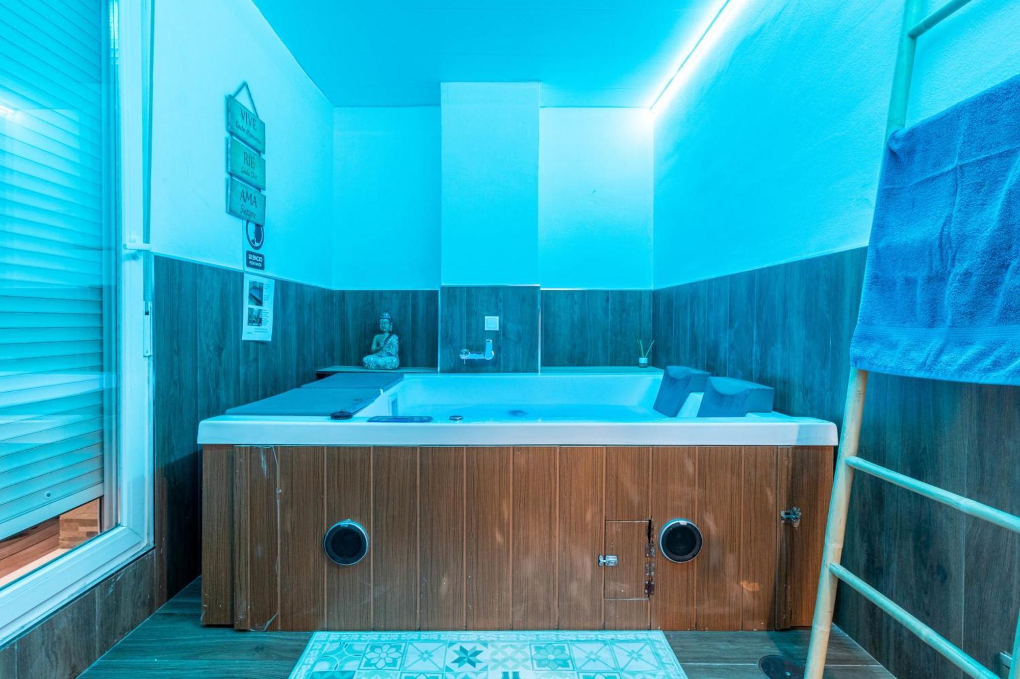 Lujo a tu alcance con spa y garaje pleno centro Huelva Exterior foto